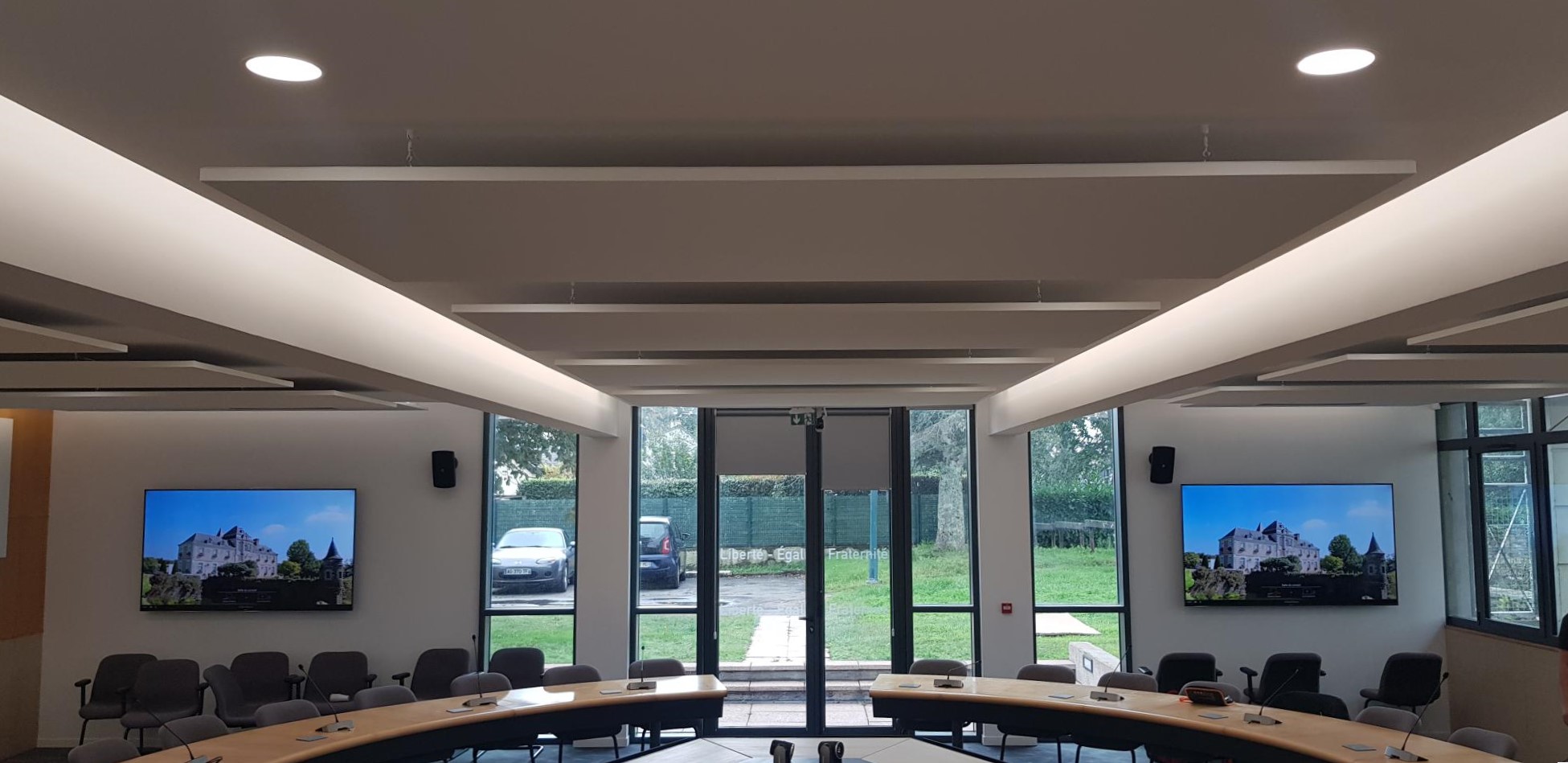 image-realisation-dune-correction-acoustique-la-salledu-conseil-de-la-marie-sainte-luce-sur-loire